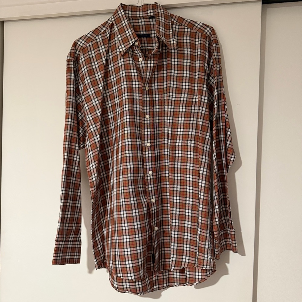 Burberry Tan, Black and Red Nova Check Shirt Interior Label